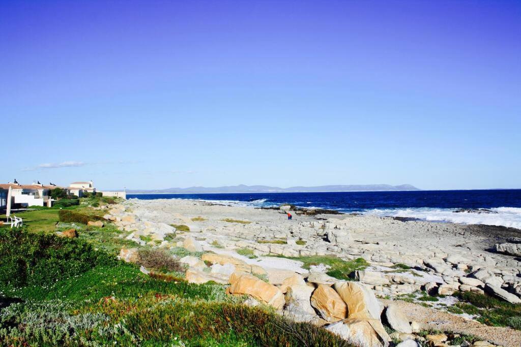 Appartamento Easy Going Hermanus With An Ocean View Esterno foto